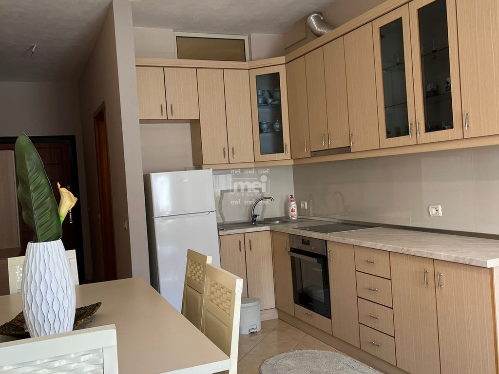 JEPET ME QERA APARTAMENT NE SHKEMB KAVAJE!
