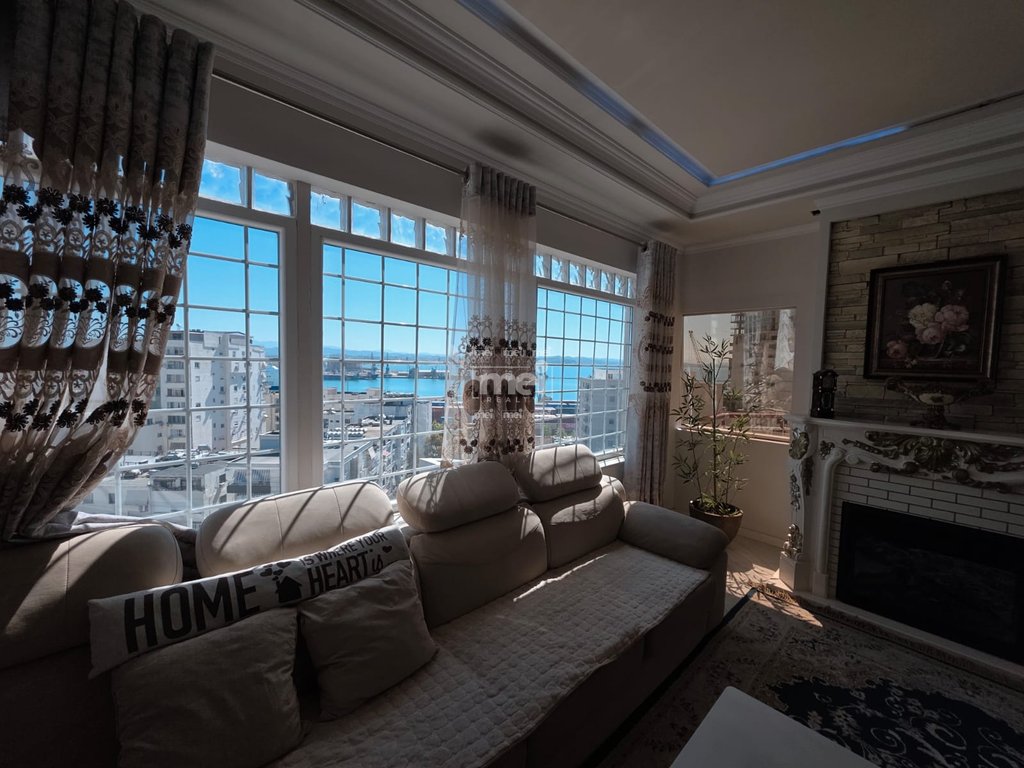 JEPET APARTAMENT ME QIRA 2+1 NE QENDER TE DURRESIT ME PAMJE DETI