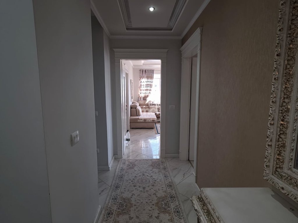 JEPET APARTAMENT ME QIRA 2+1 NE QENDER TE DURRESIT ME PAMJE DETI