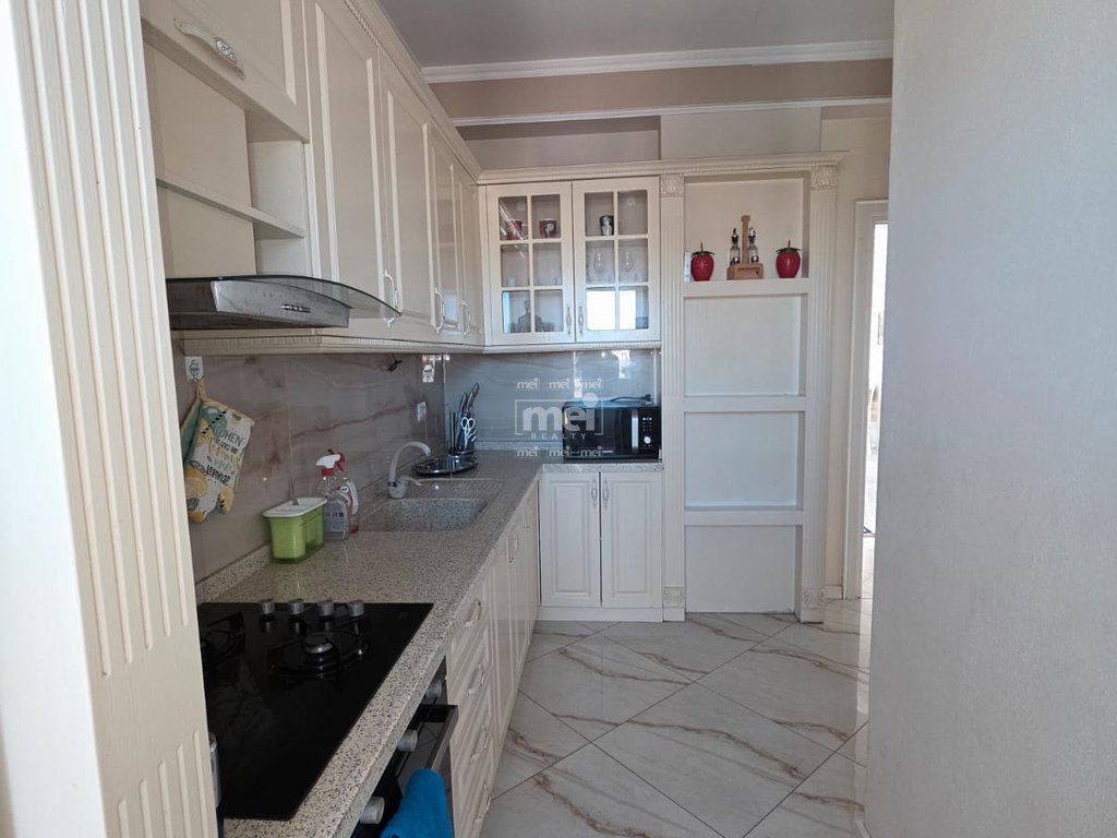 JEPET APARTAMENT ME QIRA 2+1 NE QENDER TE DURRESIT ME PAMJE DETI