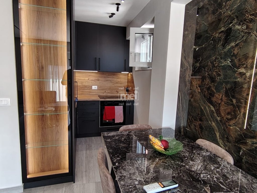 SHITET APARTAMENT 2+1 PRANE UKD!