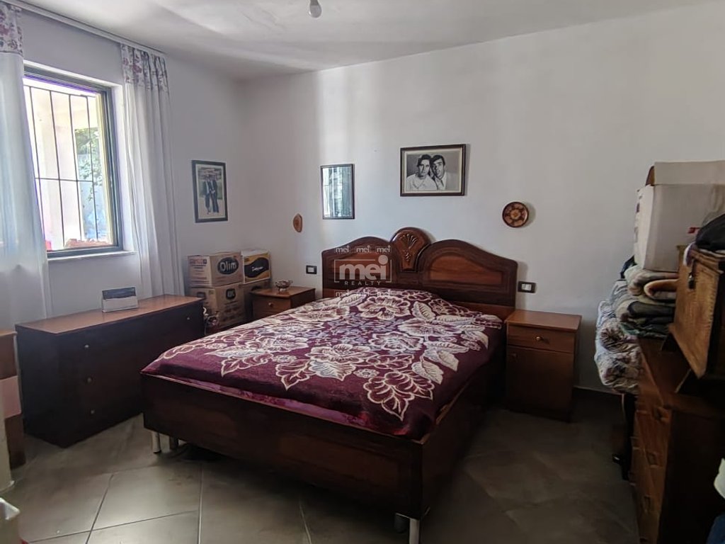 SHTEPI PRIVATE NE SHITJE PRANE CURRILAVE
