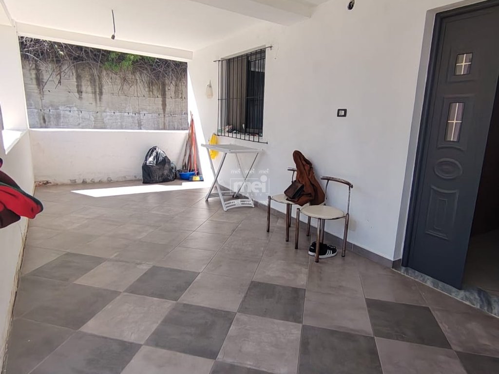 SHTEPI PRIVATE NE SHITJE PRANE CURRILAVE