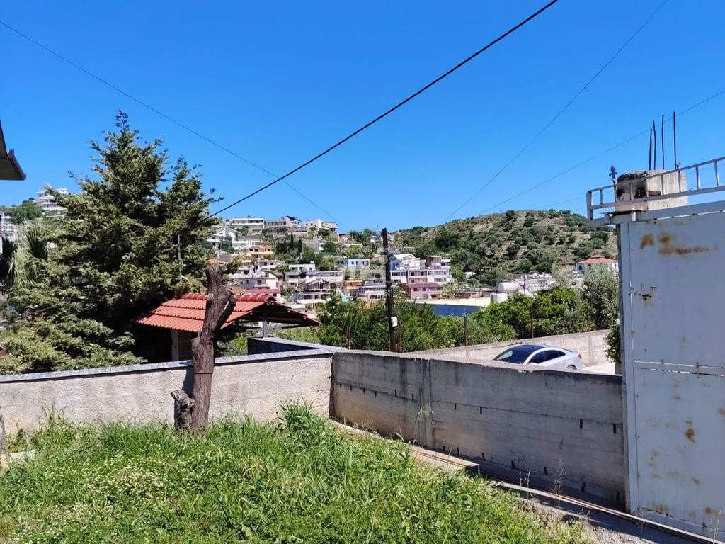 SHTEPI PRIVATE NE SHITJE PRANE CURRILAVE