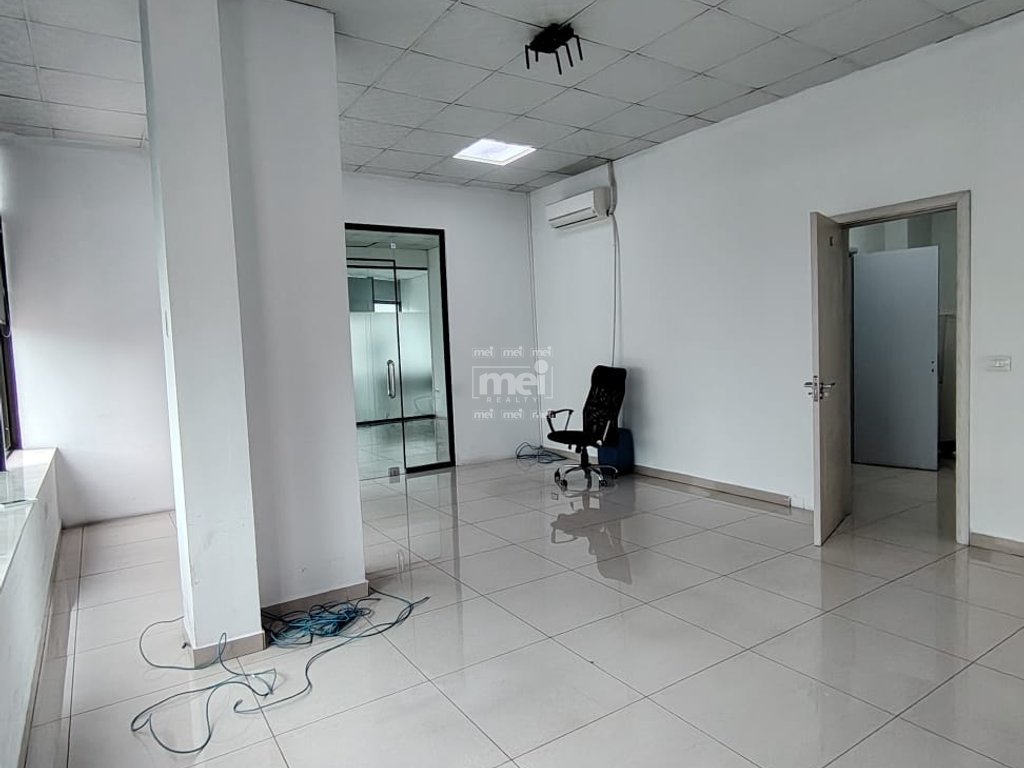 JEPET ME QIRA AMBIENT ZYRE NE QENDER DURRES!