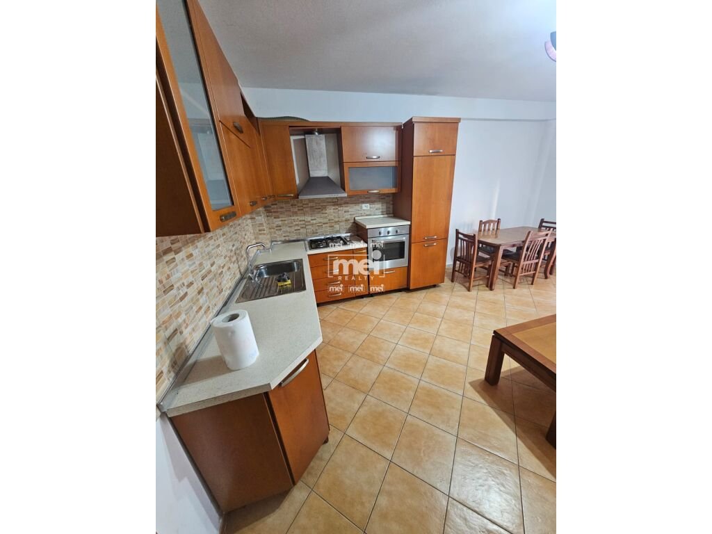 JEPET ME QIRA APARTAMENT 1+1 TEK PALLATI I SPORTIT!