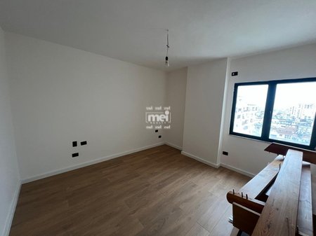 SHITET APARTAMENT 2+1 TEK TREGU FRUTA PERIMEVE!