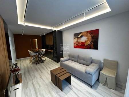 JEPET ME QIRA APARTAMENT 1+1 ,PRANE UKD!