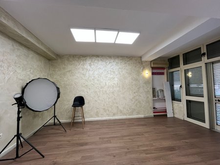 JEPET ME QIRA AMBIENT BIZNESI,TE UKD!