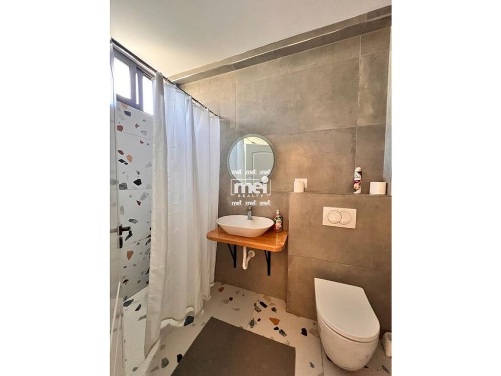JEPET PER QIRA SHTEPI PRIVATE NE QENDER!