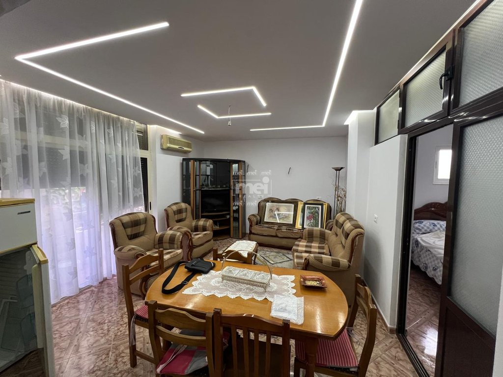 JEPET ME QIRA APARTAMENT 2+1+2 ME PAMJE NGA DETI TEK RRUGA E RE E PORTIT!