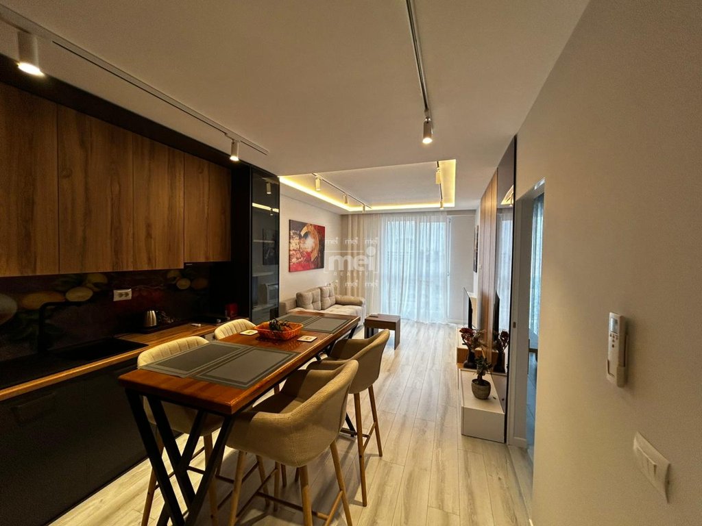 JEPET ME QIRA APARTAMENT 1+1 ,PRANE UKD!