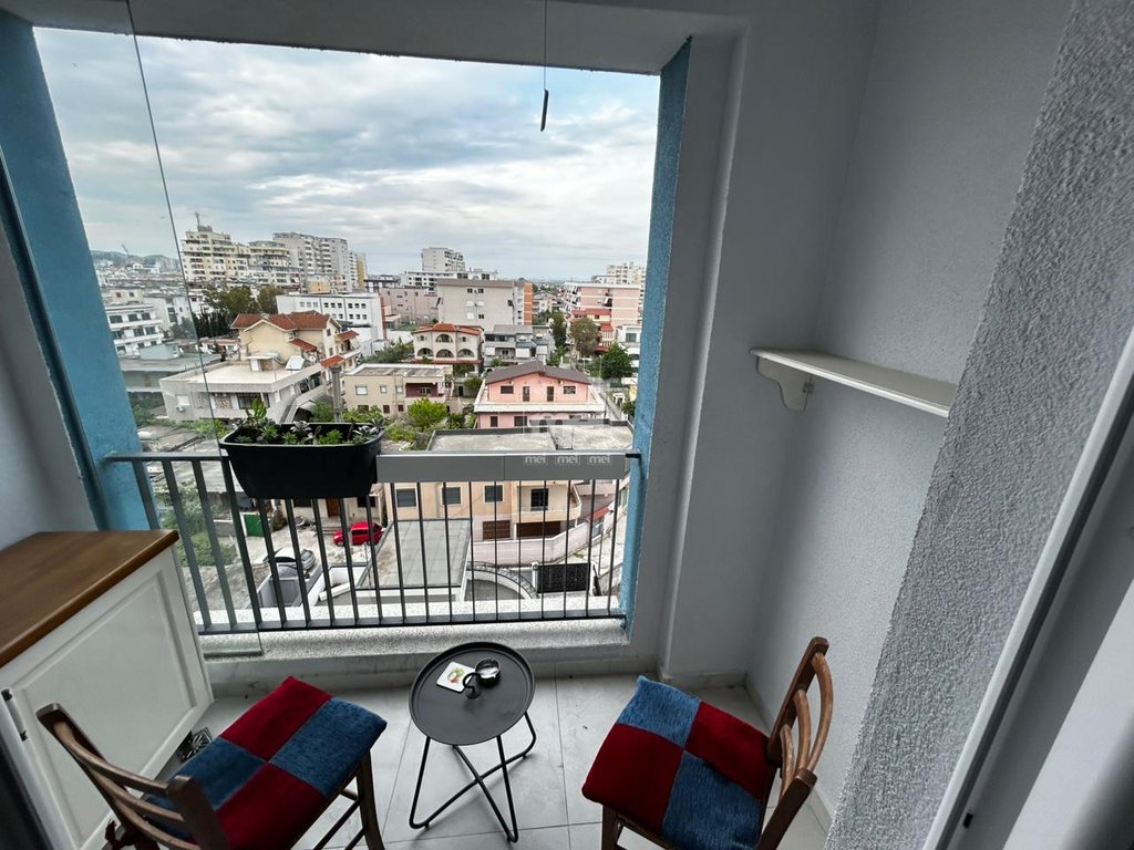 JEPET ME QIRA APARTAMENT 1+1 ,PRANE UKD!