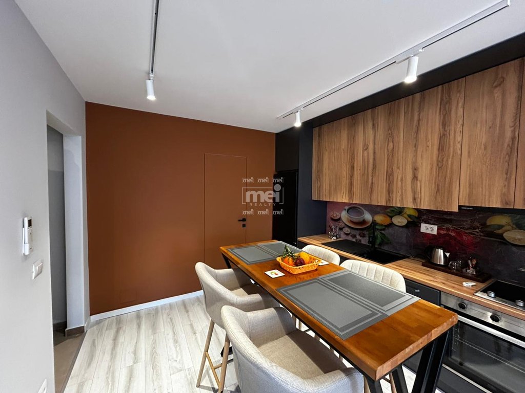 JEPET ME QIRA APARTAMENT 1+1 ,PRANE UKD!