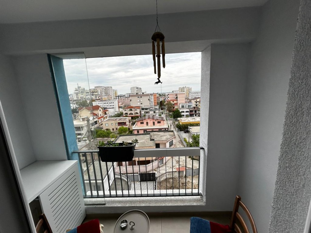 JEPET ME QIRA APARTAMENT 1+1 ,PRANE UKD!