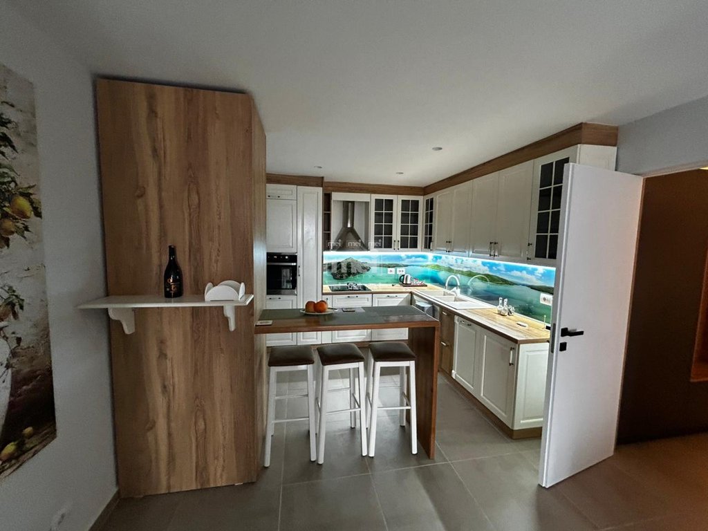 JEPET ME QIRA APARTAMENT 1+1 ,PRANE UKD!