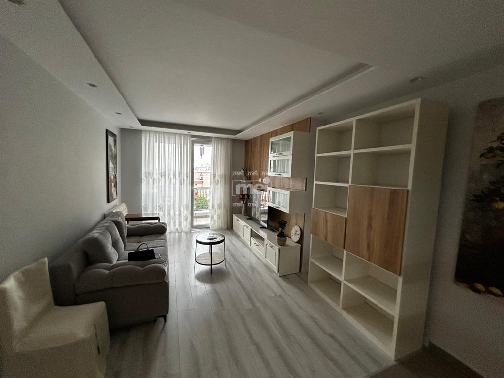 JEPET ME QIRA APARTAMENT 1+1 ,PRANE UKD!