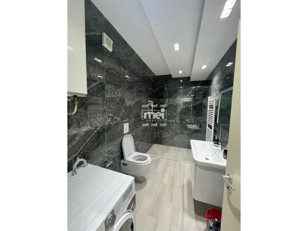 SHITET APARTAMENT 2+1  TEK ISH URT, DURRES!