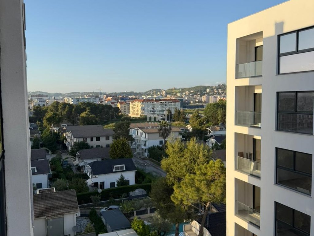 SHITET APARTAMENT NE GOLEM!