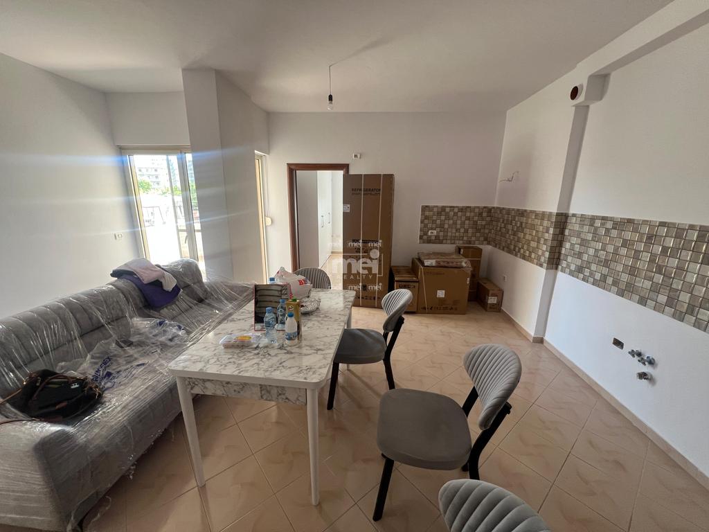 JEPET ME QIRA APARTAMENT 2+1 TEK RROTA KUQE!