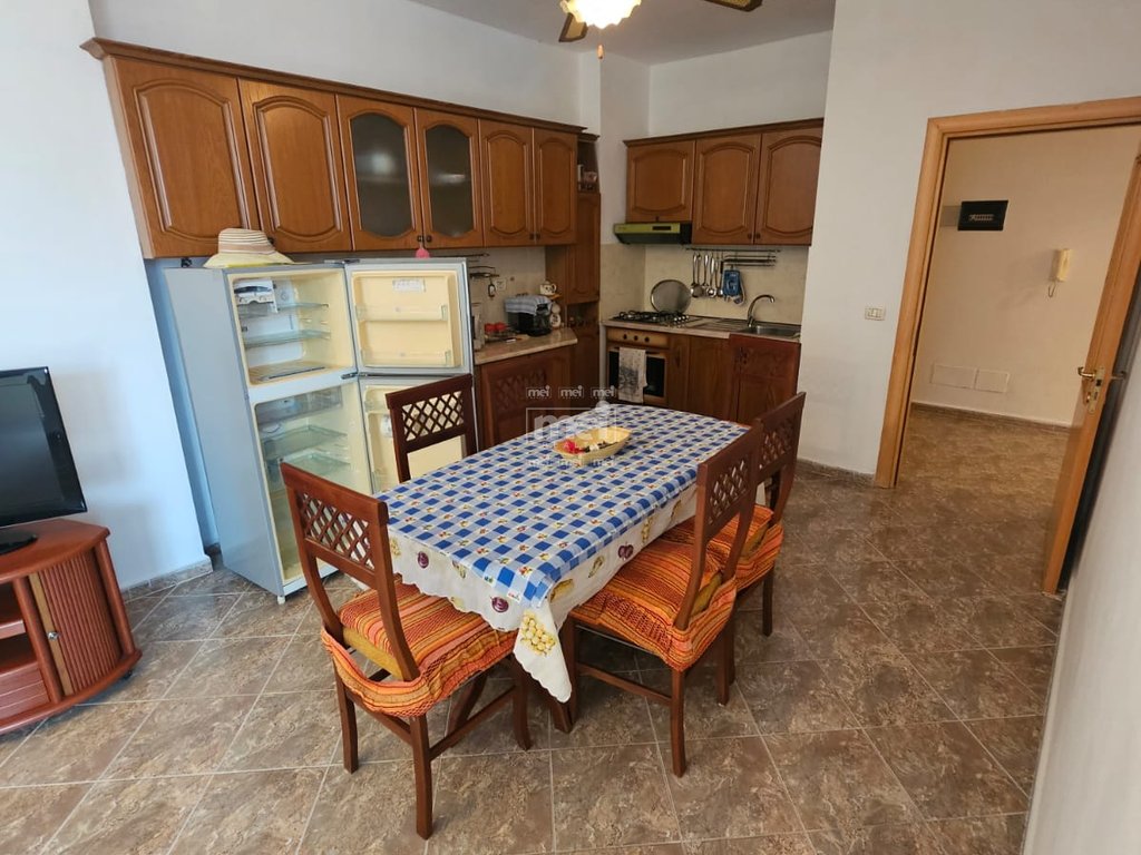 JEPET ME QIRA APARTAMENT 2+1+2+GARAZHD NE QENDER, DURRES!