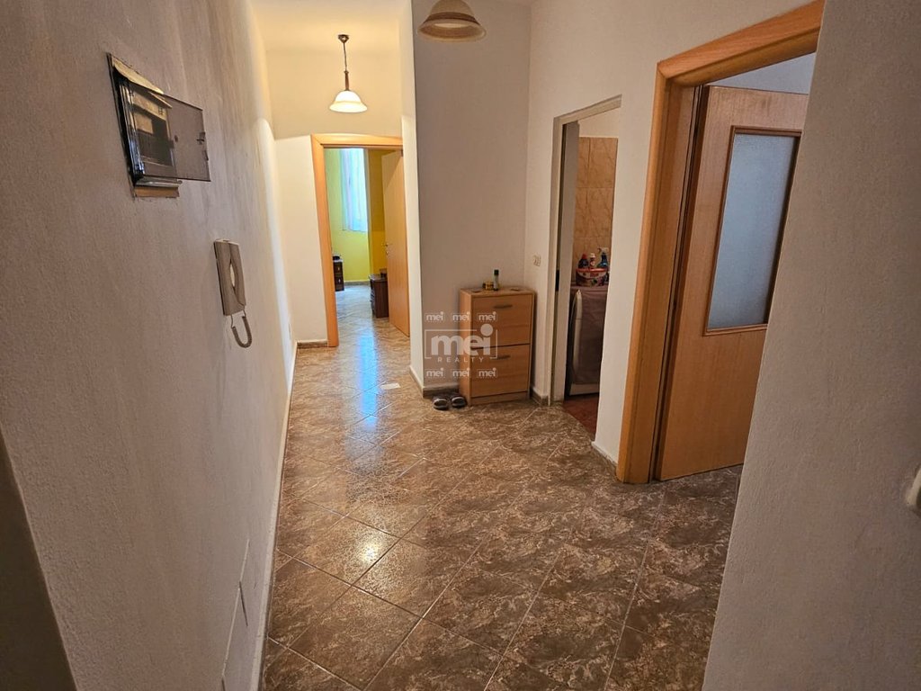 JEPET ME QIRA APARTAMENT 2+1+2+GARAZHD NE QENDER, DURRES!
