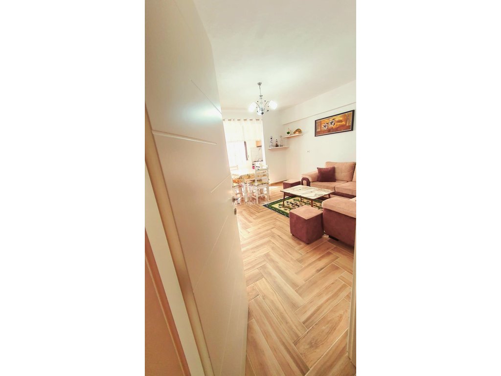 JEPET ME QERA APARTAMENT 2+1 TEK UKD!