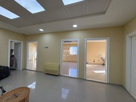 JEPET ME QERA AMBIENT 170M²,NE XHAVZOTAJ!