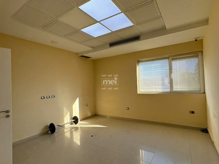JEPET ME QERA AMBIENT 170M²,NE XHAVZOTAJ!