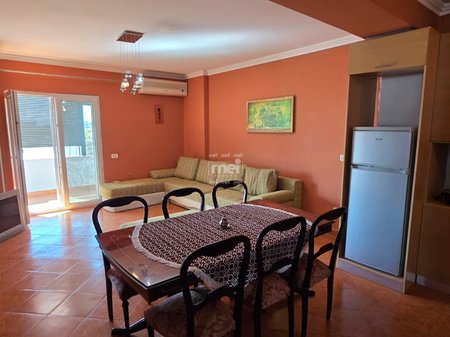 JEPET ME QIRA APARTAMENT  3+1+2 TEK TREGU FRUTA PERIMVE!