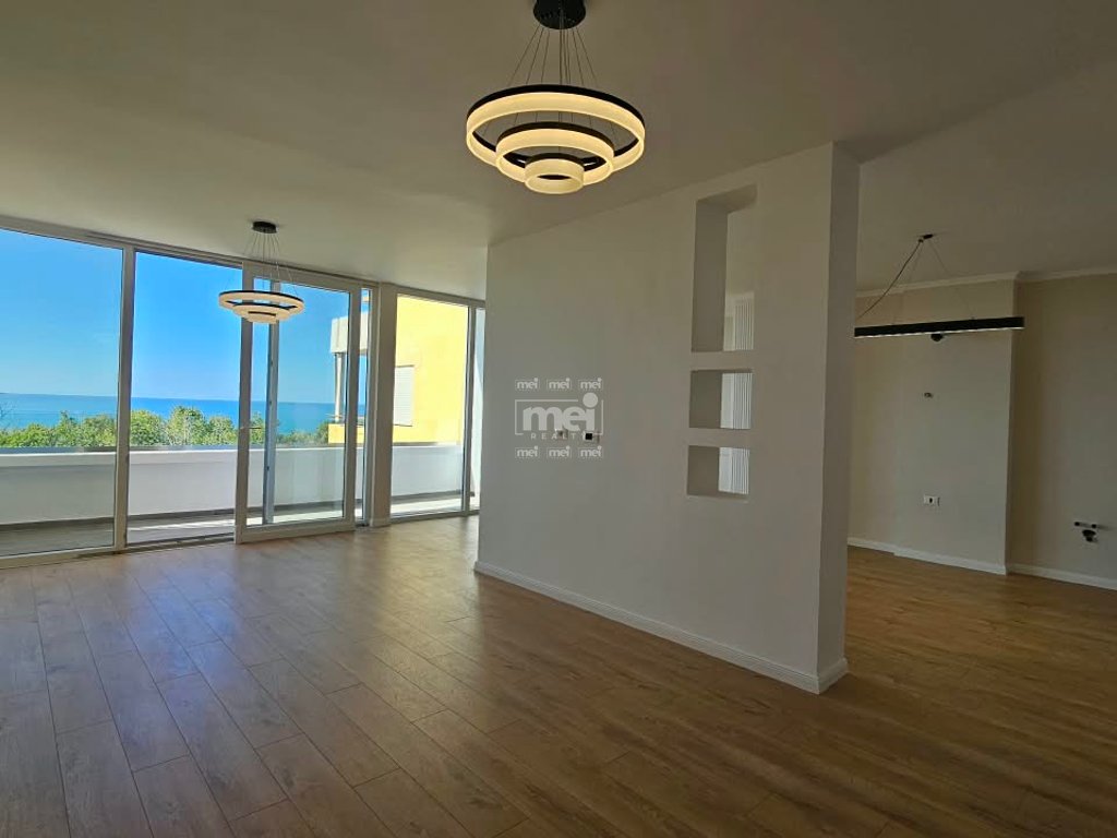SHITET APARTAMENT 3+1+3 NË ILIRIA, PLAZH