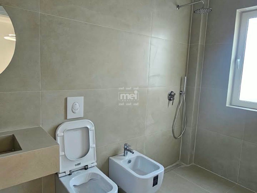SHITET APARTAMENT 3+1+3 NË ILIRIA, PLAZH