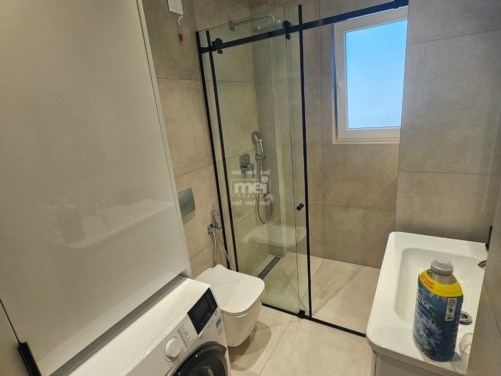 JEPET ME QERA APARTAMENT 1+1 ,AFER SHESHIT QENDROR-DURRES.