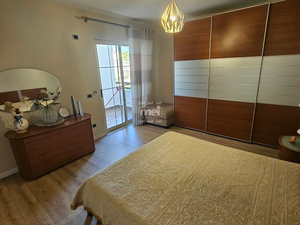 JEPET ME QERA APARTAMENT 1+1 ,AFER SHESHIT QENDROR-DURRES.