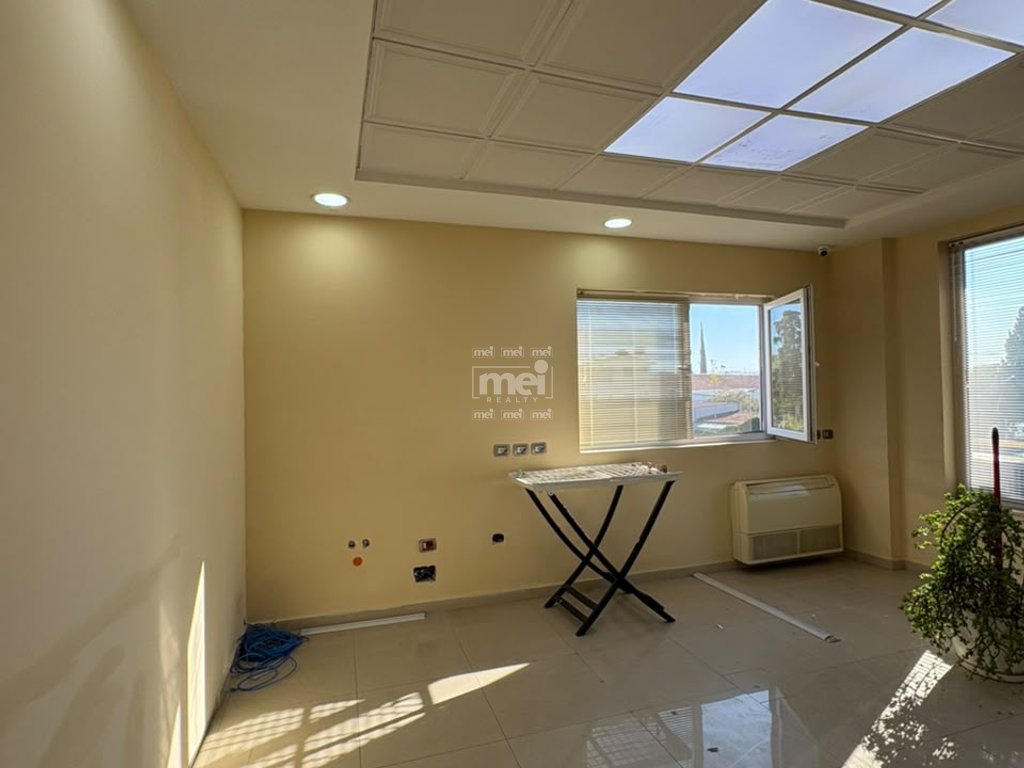 JEPET ME QERA AMBIENT 170M²,NE XHAVZOTAJ!