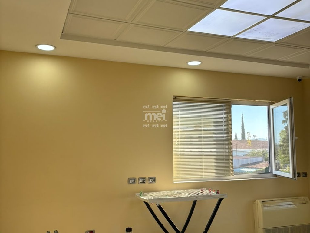JEPET ME QERA AMBIENT 170M²,NE XHAVZOTAJ!