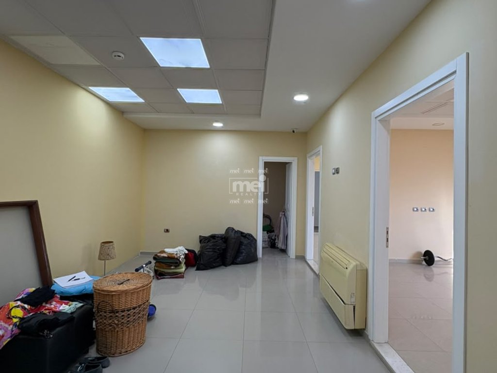 JEPET ME QERA AMBIENT 170M²,NE XHAVZOTAJ!