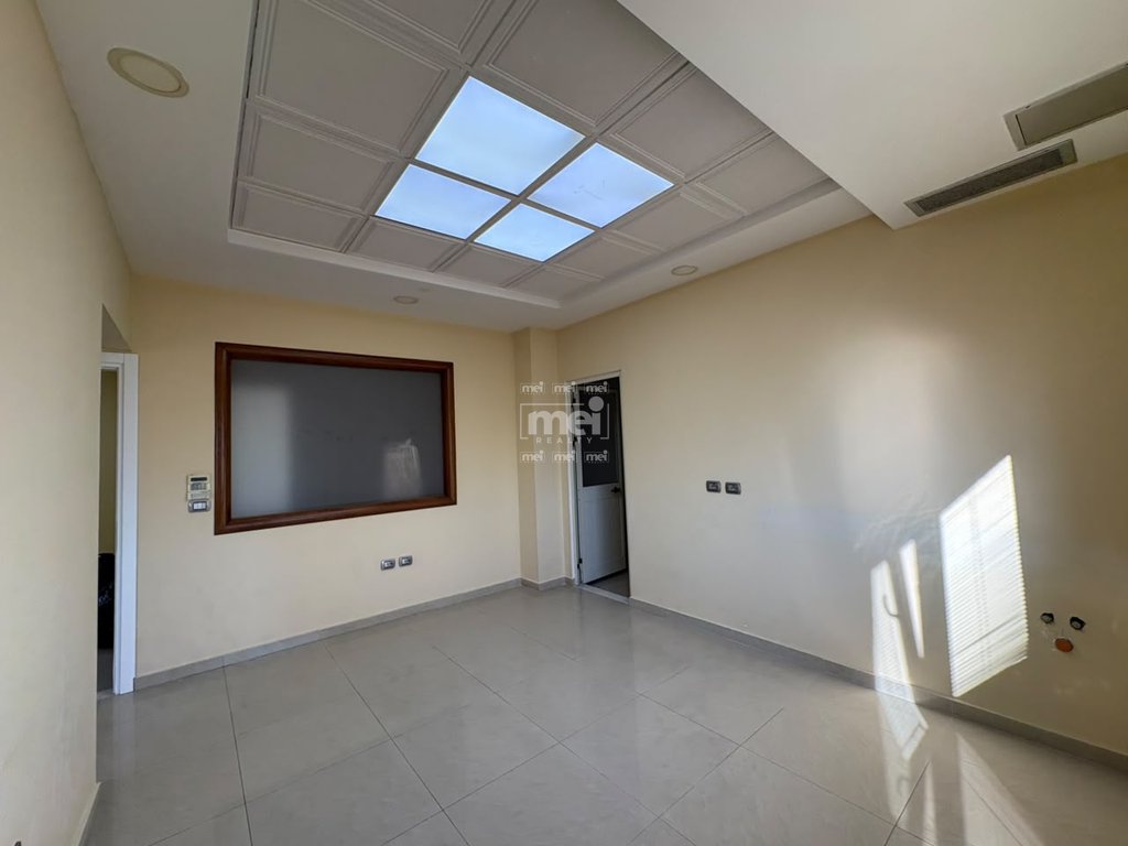 JEPET ME QERA AMBIENT 170M²,NE XHAVZOTAJ!