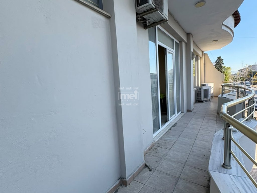 JEPET ME QERA AMBIENT 170M²,NE XHAVZOTAJ!