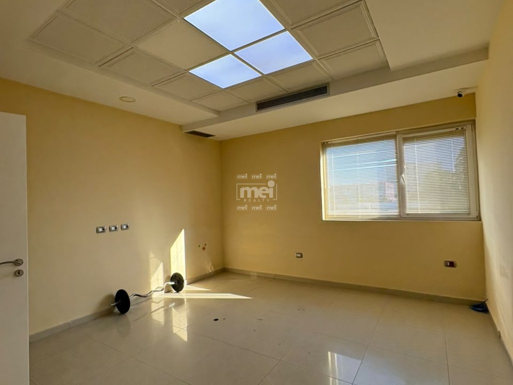 JEPET ME QERA AMBIENT 170M²,NE XHAVZOTAJ!