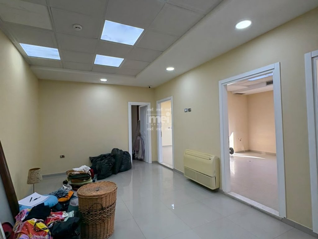 JEPET ME QERA AMBIENT 170M²,NE XHAVZOTAJ!