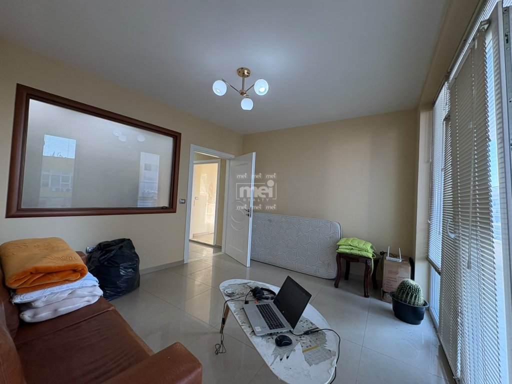 JEPET ME QERA AMBIENT 170M²,NE XHAVZOTAJ!