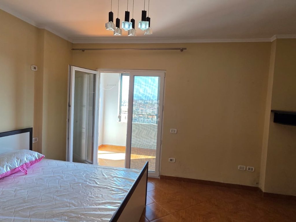 JEPET ME QIRA APARTAMENT 3+1+2 TEK TREGU FRUTA PERIMVE!