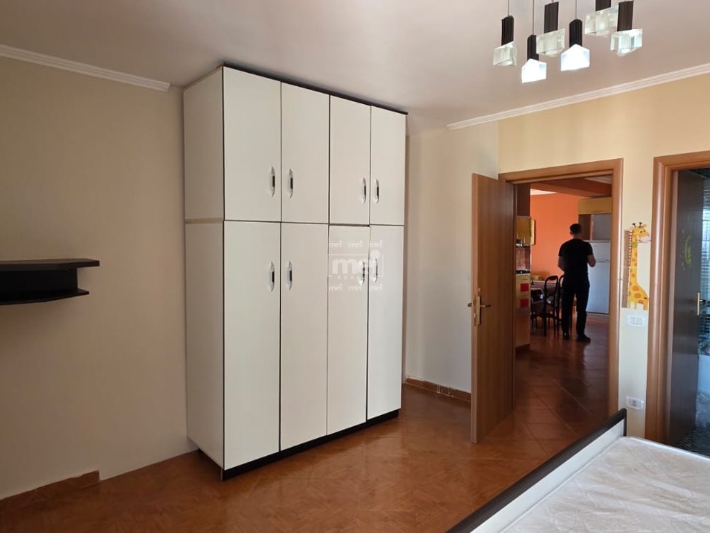 JEPET ME QIRA APARTAMENT 3+1+2 TEK TREGU FRUTA PERIMVE!