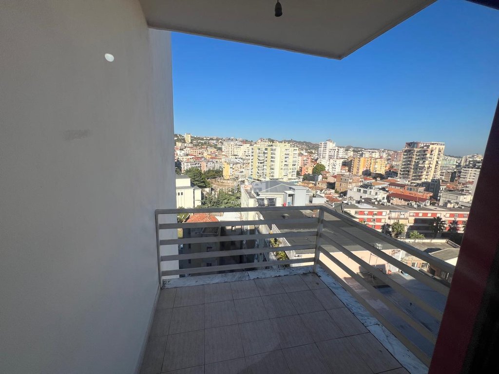 JEPET ME QIRA APARTAMENTI 2+1+2 NE QENDER!