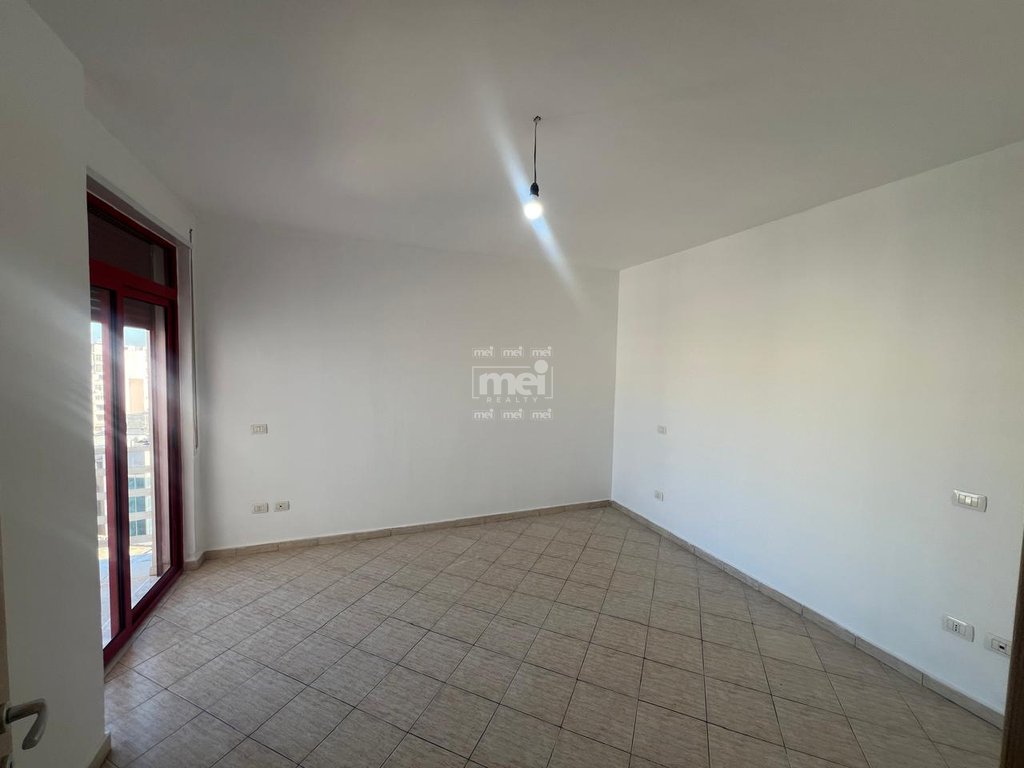 JEPET ME QIRA APARTAMENTI 2+1+2 NE QENDER!