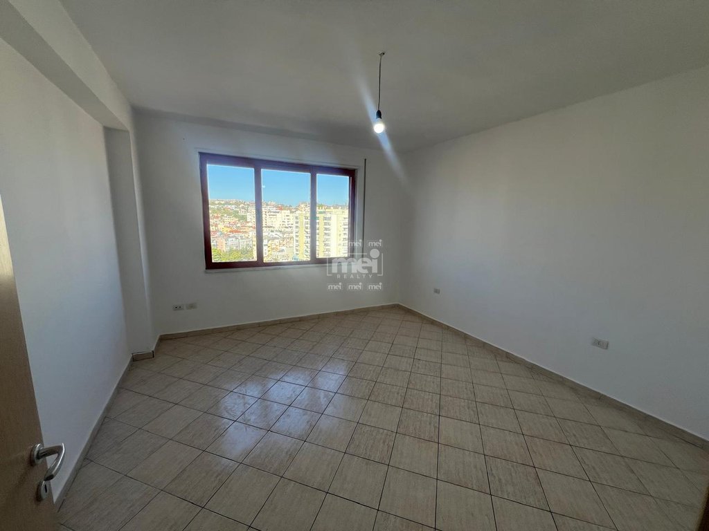 JEPET ME QIRA APARTAMENTI 2+1+2 NE QENDER!