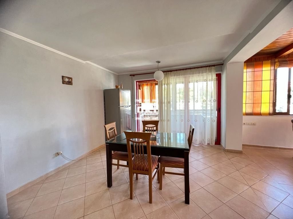 JEPET ME QIRA APARTAMENTI 2+1+2 TEK VOLLGA