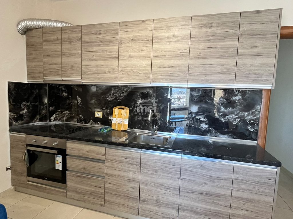 JEPET ME QIRA APARTAMENT 1+1,NE PLAZH!