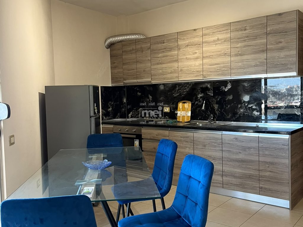 JEPET ME QIRA APARTAMENT 1+1,NE PLAZH!
